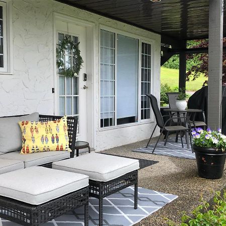 Lakeside Beach Retreat Kelowna Exterior foto