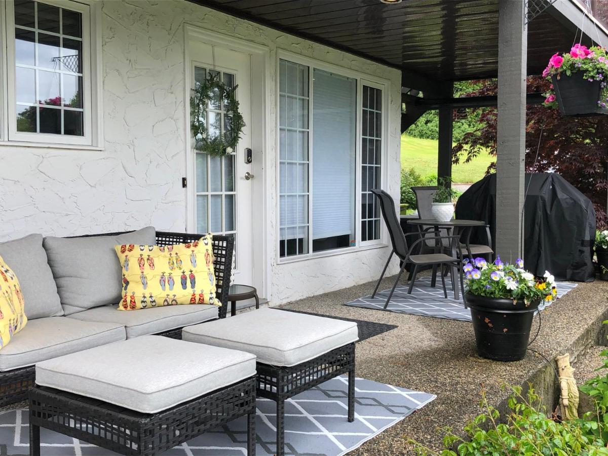 Lakeside Beach Retreat Kelowna Exterior foto